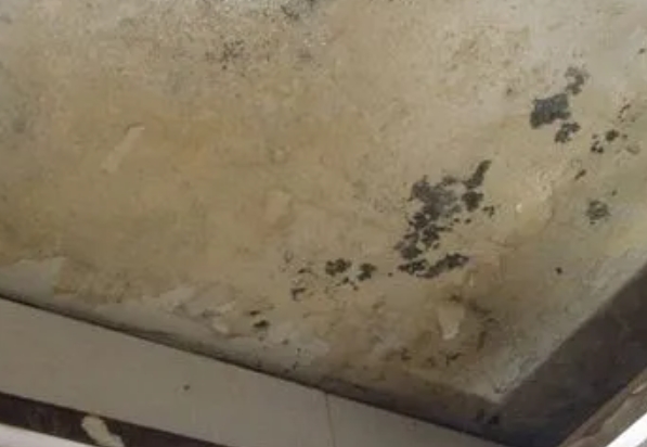雨花台阳台漏水维修公司分享下雨花台卫生间渗水维修需要注意哪些问题。
